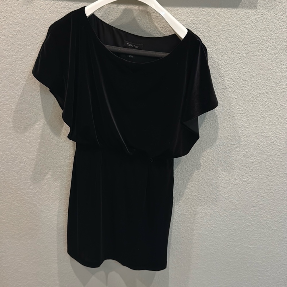 Black White House Black Market dress- size 6